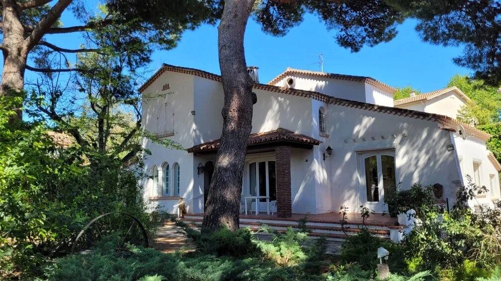 trouvez votre future maison à rénover au grau d’agde ! découvrez nos annonces de biens à acheter, idéales pour vos projets de rénovation au bord de la mer. opportunités, conseils et accompagnement sur mesure.