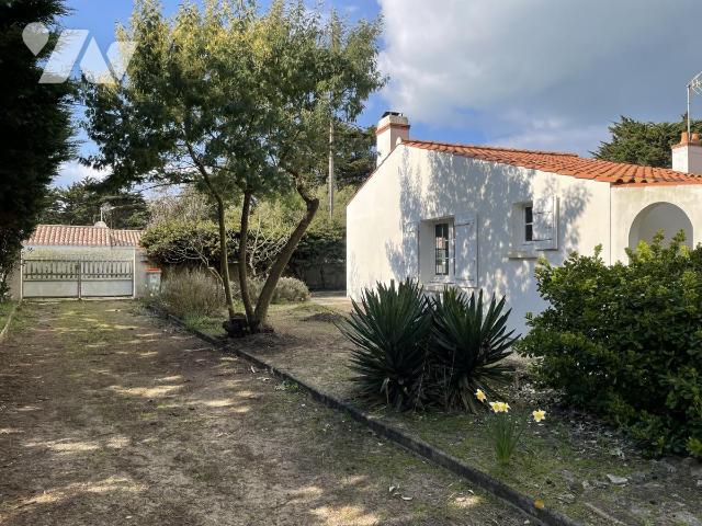 trouvez votre bien immobilier à noirmoutier ! découvrez les meilleures offres d'achat de maisons, appartements et terrains sur l'île. conseils, prix et accompagnement personnalisé pour réaliser votre projet à noirmoutier.