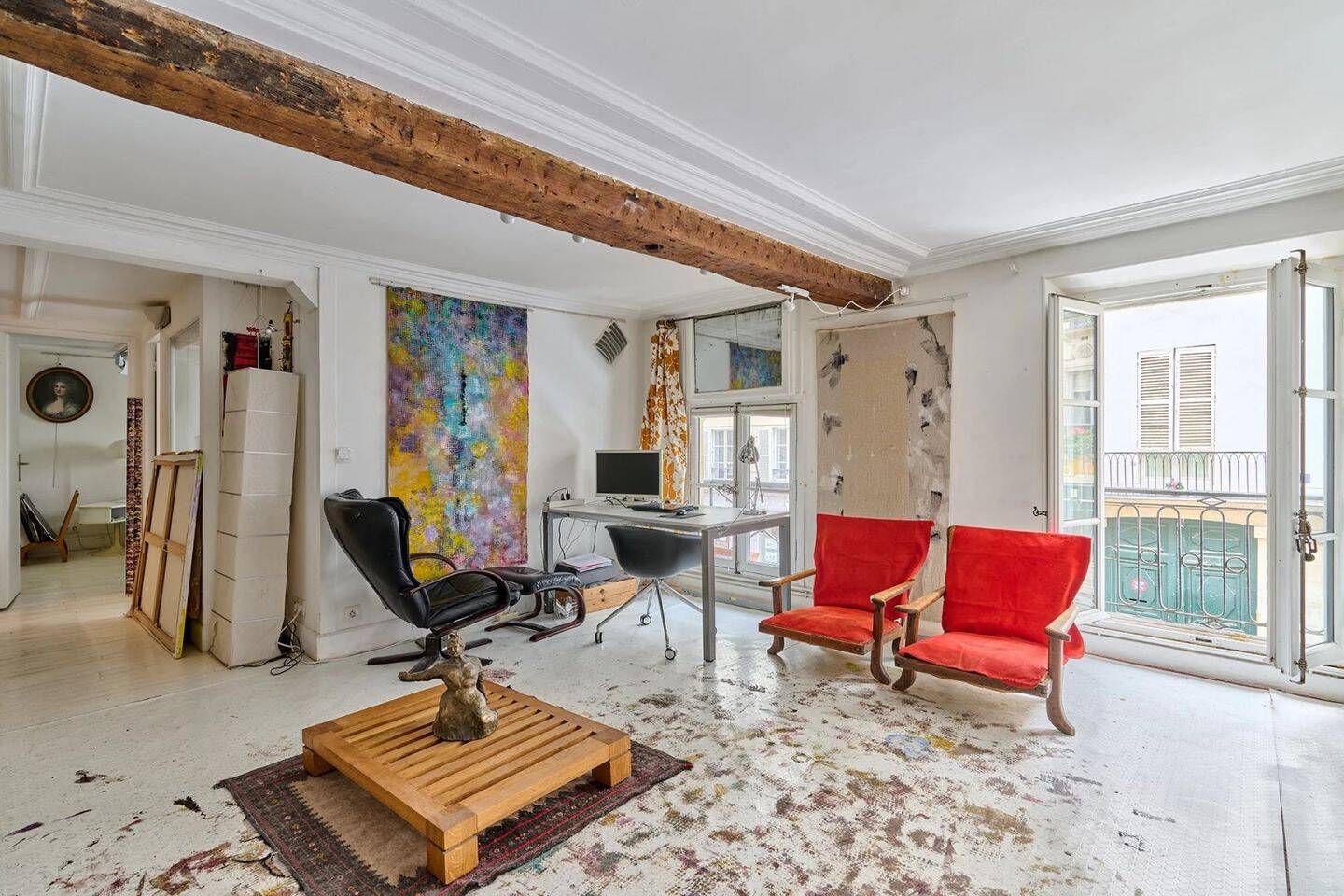 découvrez cet appartement à rénover situé dans le 6e arrondissement, offrant un fort potentiel pour créer votre espace de vie idéal au cœur de la ville. idéal investisseur ou premier achat.