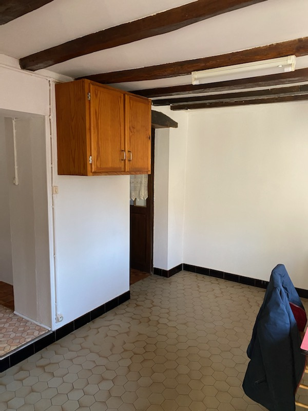 découvrez notre appartement à rénover à saint-ouen, idéal pour les investisseurs ou les amateurs de projets de rénovation. profitez d'un emplacement privilégié à proximité des commodités et transformez cet espace selon vos envies.