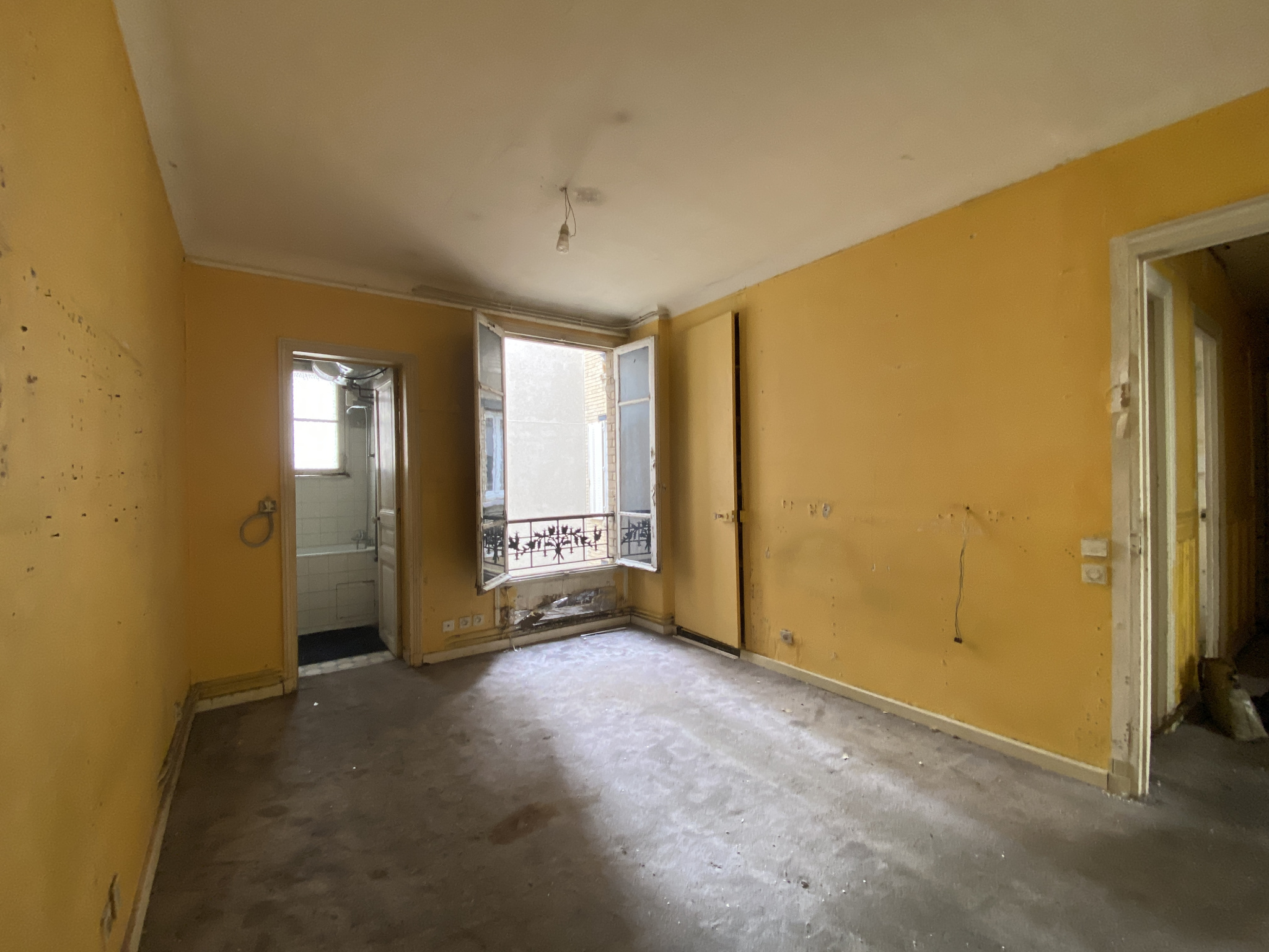 découvrez nos annonces d'appartements à rénover à paris. idéal pour investisseurs et particuliers souhaitant personnaliser leur futur logement au cœur de la capitale. opportunités à saisir !