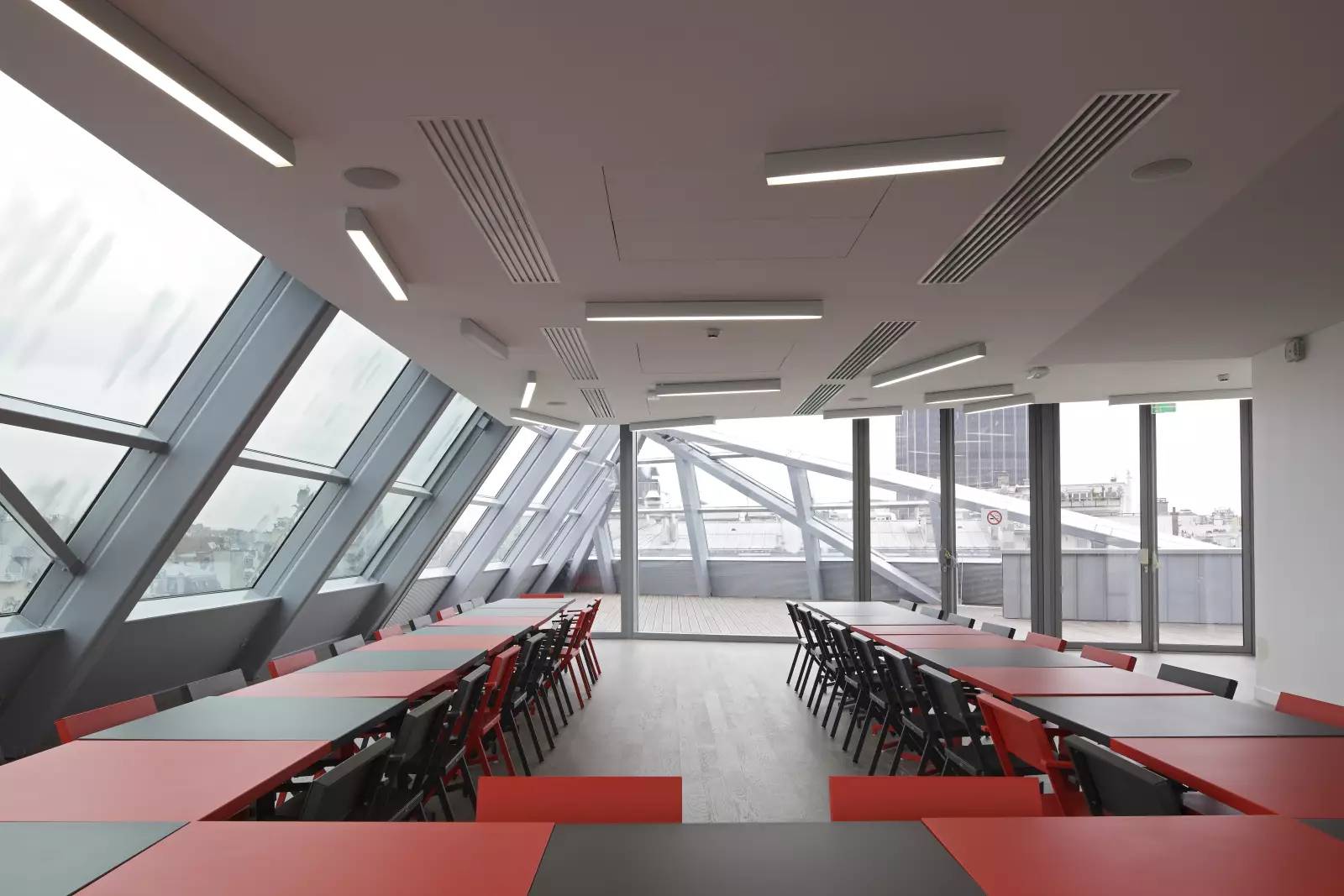 trouvez un architecte d'intérieur à paris 15 pour sublimer votre espace de vie ou de travail. conseils personnalisés, rénovation, aménagement, design sur-mesure. demandez un devis gratuit !