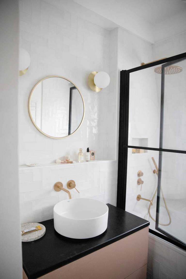 trouvez un artisan spécialisé pour la rénovation et l'aménagement de votre salle de bain. bénéficiez de conseils sur-mesure, de matériaux de qualité et d'un accompagnement personnalisé pour créer la salle de bain de vos rêves.