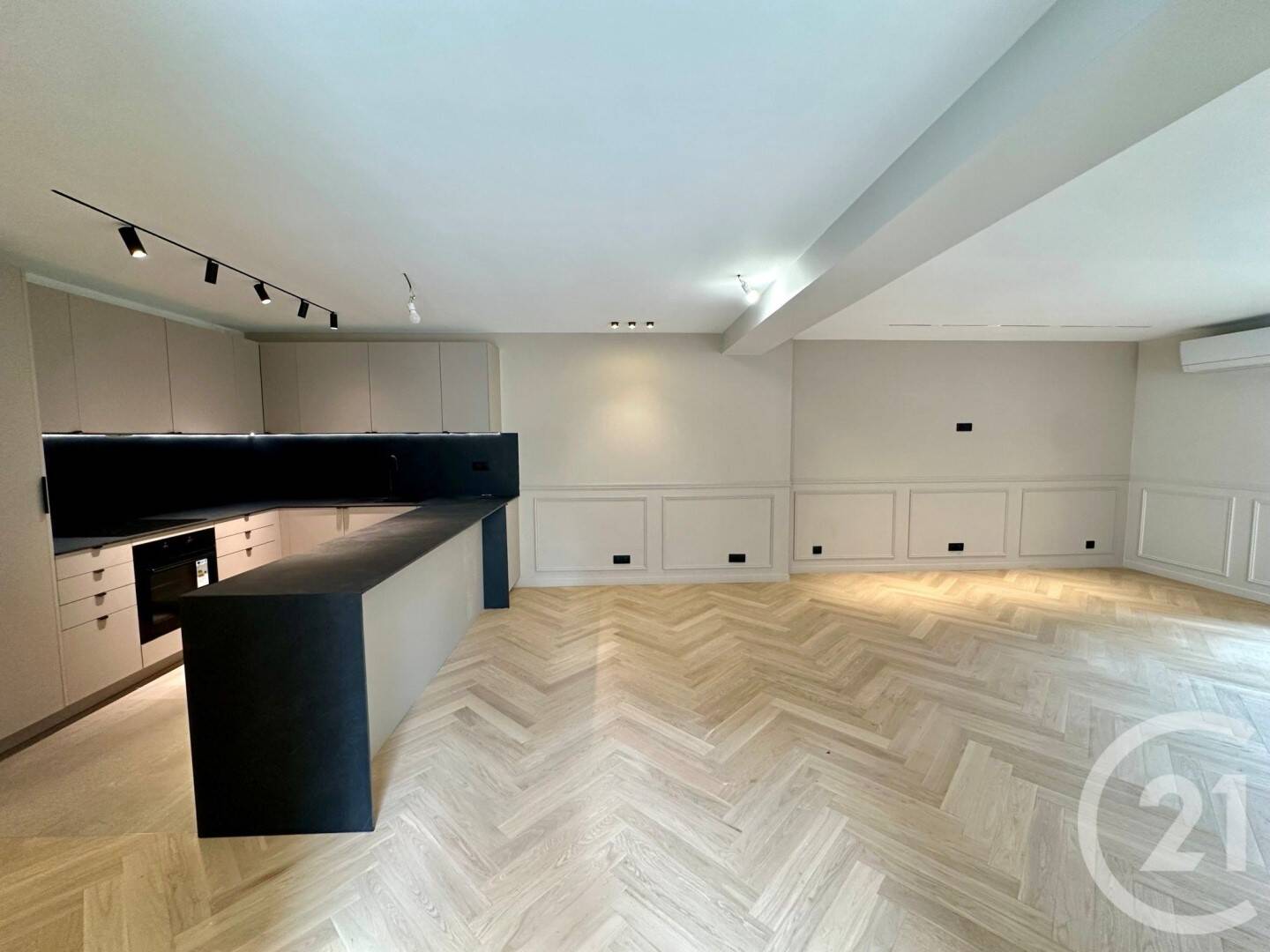 découvrez les nombreux avantages de faire appel à un architecte d'intérieur à charenton. profitez d'un design personnalisé, d'une optimisation de l'espace et d'un savoir-faire professionnel pour transformer votre intérieur en un lieu unique et fonctionnel.