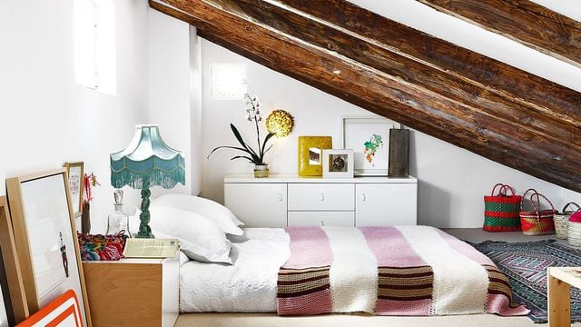 découvrez comment aménager une chambre sous combles pour optimiser l’espace et créer un cocon chaleureux et fonctionnel sous le toit. astuces, idées déco et conseils pratiques pour transformer vos combles en véritable pièce de vie.