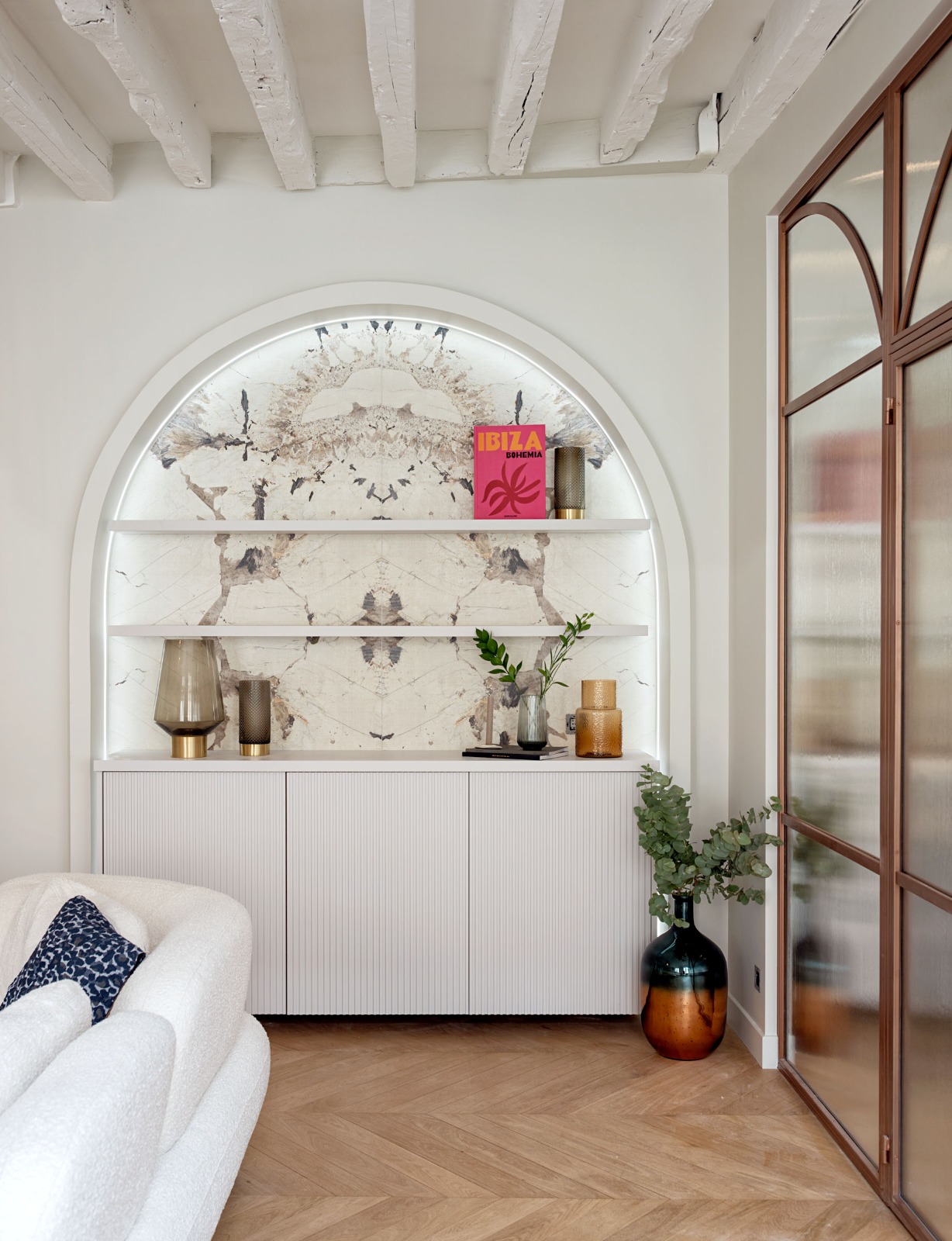 découvrez comment choisir le meilleur architecte intérieur à paris 75015 pour transformer vos espaces de vie. profitez de conseils pratiques et d'astuces pour sélectionner un professionnel qui répond à vos besoins et à vos goûts. donnez vie à vos projets d'aménagement et de décoration intérieure!