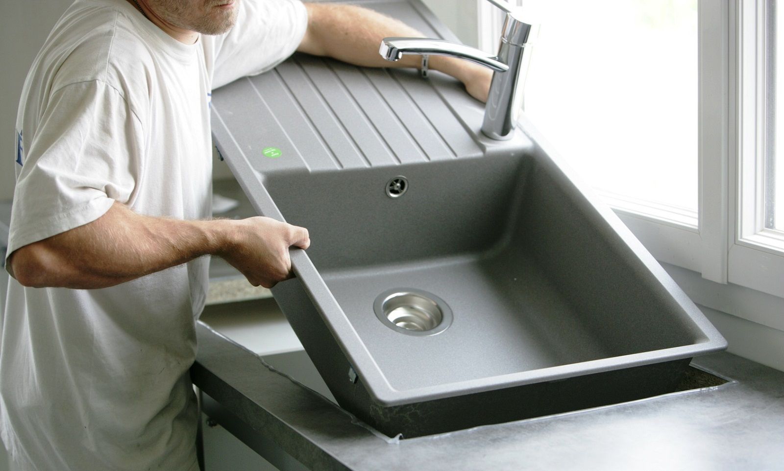 découvrez nos conseils pour bien choisir votre évier et robinetterie de cuisine au perreux : styles, matériaux, installation et astuces pour une cuisine pratique et esthétique.