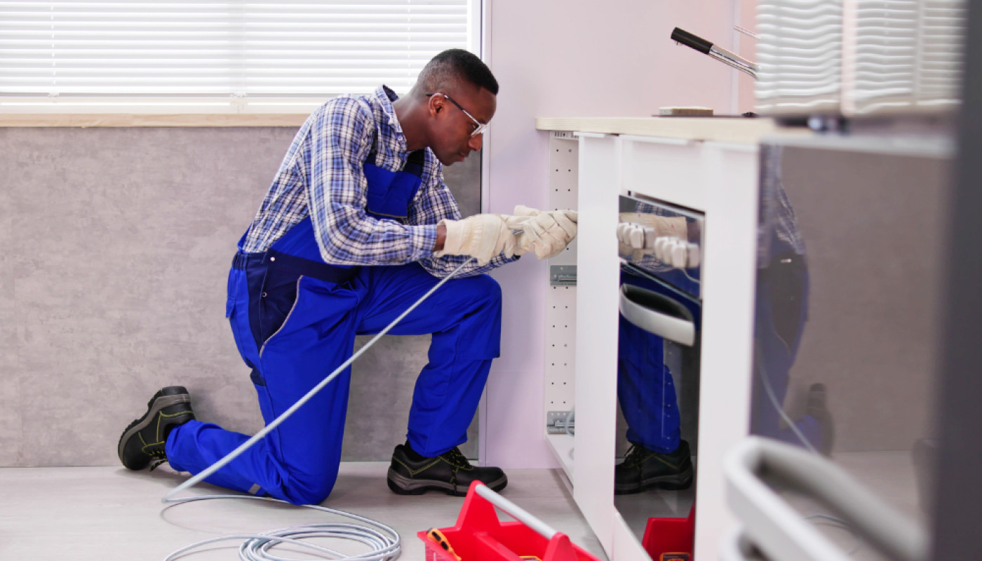 découvrez nos conseils pour bien choisir votre prestataire de rénovation : critères essentiels, pièges à éviter et astuces pour garantir le succès de vos travaux.