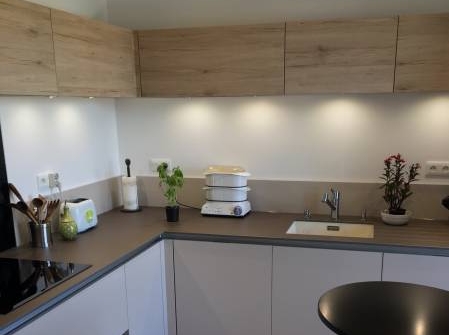 découvrez nos cuisines modernes à joinville : des espaces design, fonctionnels et personnalisés pour sublimer votre intérieur. profitez de solutions innovantes et de matériaux de qualité pour une cuisine à votre image.