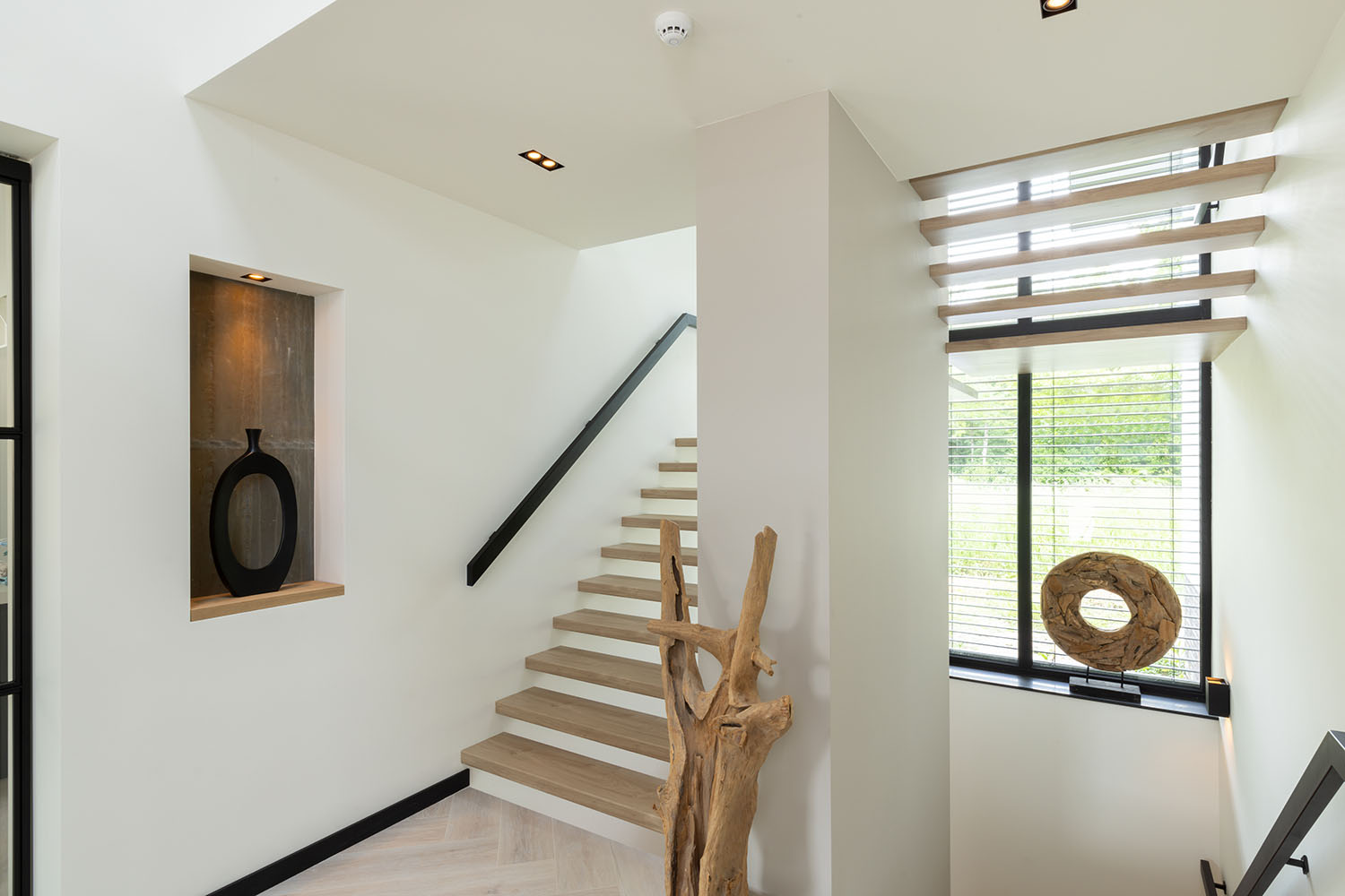 découvrez les meilleures idées de décoration pour escalier en 2025 : tendances modernes, astuces créatives et conseils pour transformer votre intérieur avec style.