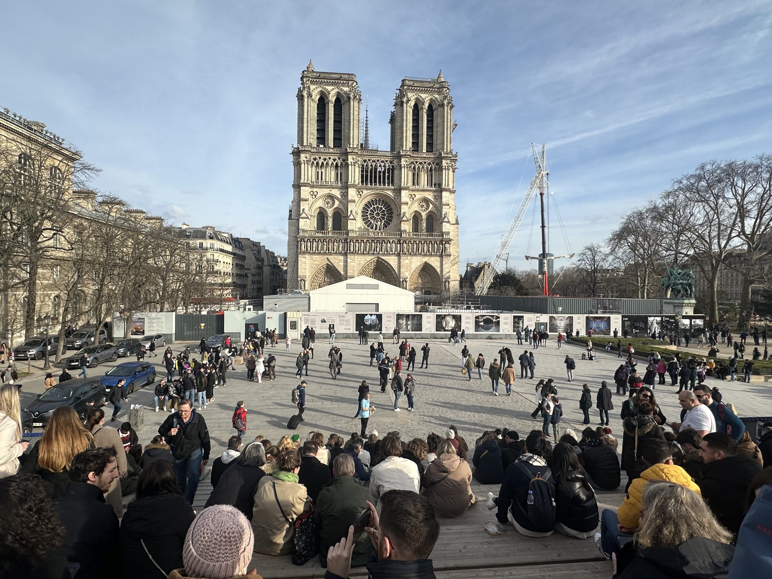 découvrez les principaux défis de la rénovation de notre-dame en vue de 2025 : enjeux architecturaux, préservation du patrimoine, innovations techniques et calendrier des travaux pour la réouverture tant attendue de la cathédrale.