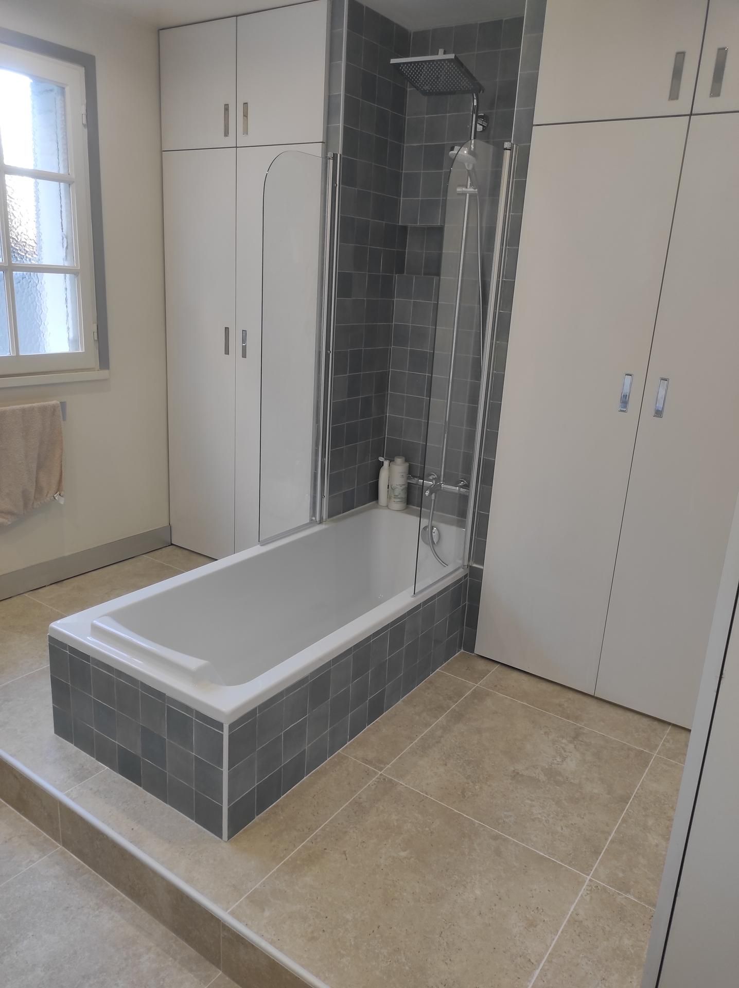 obtenez un devis personnalisé pour la rénovation de votre salle de bain à clamart. profitez de nos conseils d'experts et de nos solutions sur mesure pour transformer votre espace en un lieu élégant et fonctionnel.