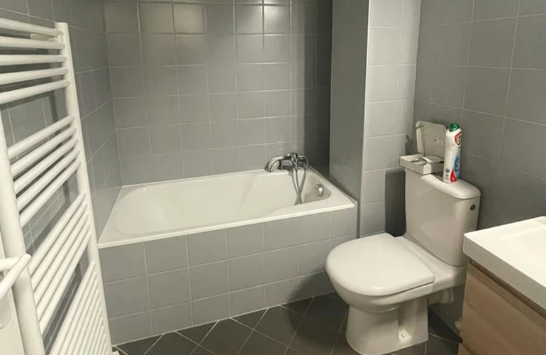 obtenez un devis personnalisé pour la rénovation de votre salle de bains à plessis-robinson. profitez de conseils d'experts et d'offres adaptées à vos besoins pour transformer votre espace de baignade en un lieu de bien-être.