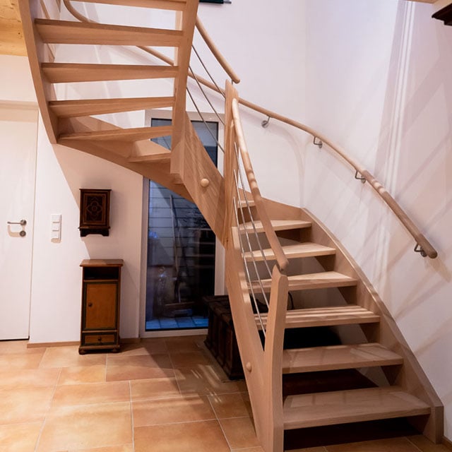 découvrez nos idées et conseils pour choisir, installer et décorer un escalier intérieur qui s'adapte parfaitement à votre maison. styles, matériaux et astuces pour optimiser votre espace.