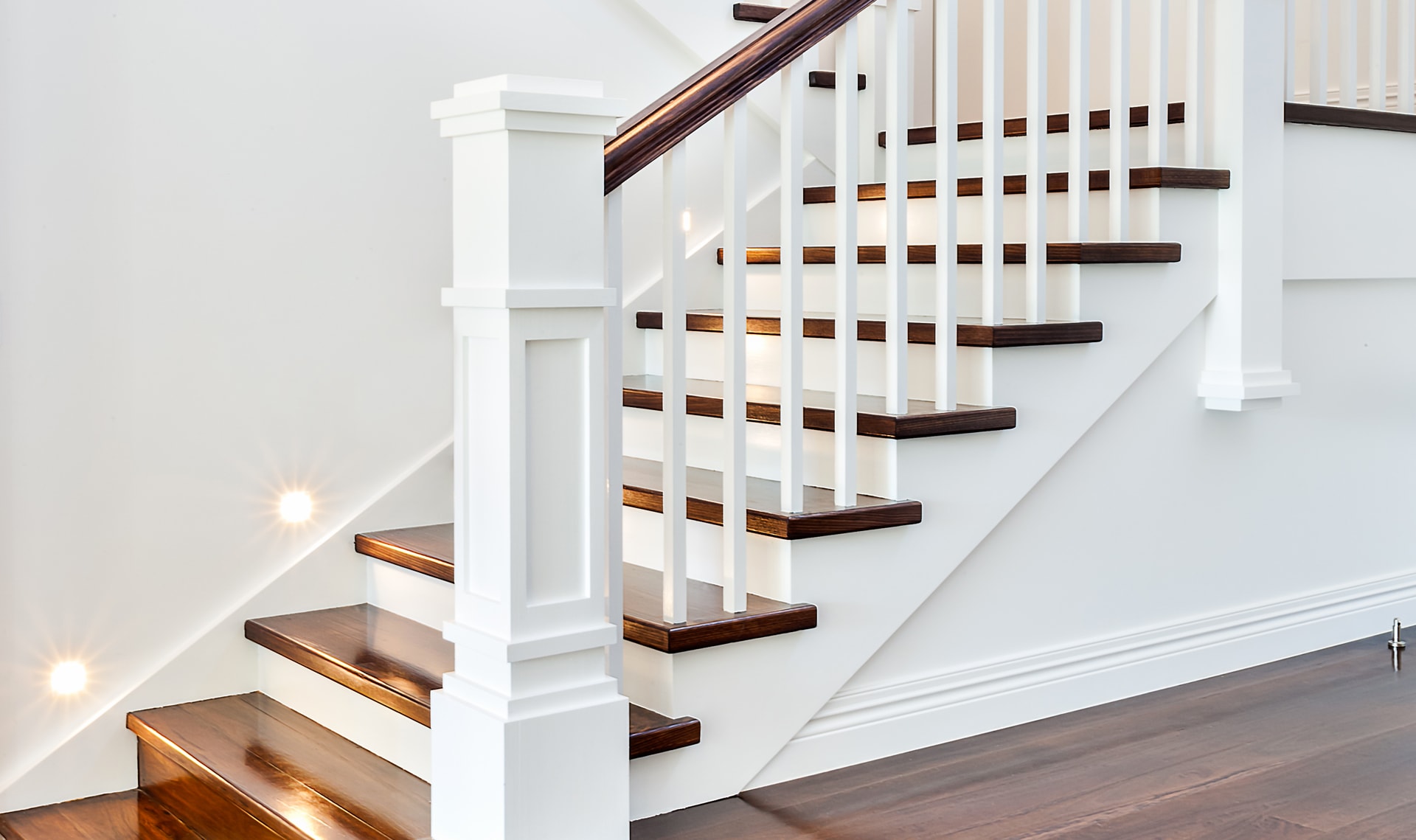 découvrez nos conseils et inspirations pour aménager un escalier intérieur esthétique, sécurisé et fonctionnel. idées design, matériaux, astuces déco et entretien pour valoriser votre espace.