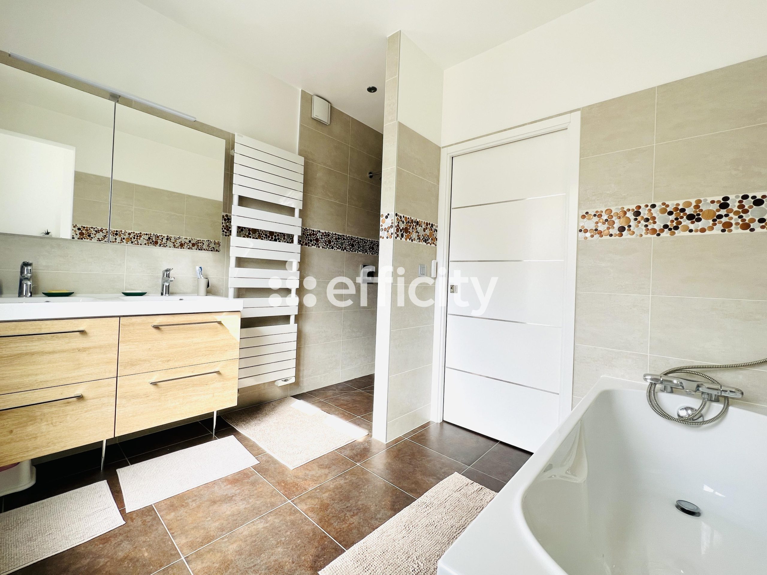 obtenez une estimation précise pour la rénovation de votre salle de bain à clamart. profitez de nos conseils d'experts pour transformer votre espace en un lieu moderne et fonctionnel. contactez-nous dès aujourd'hui pour un devis gratuit!