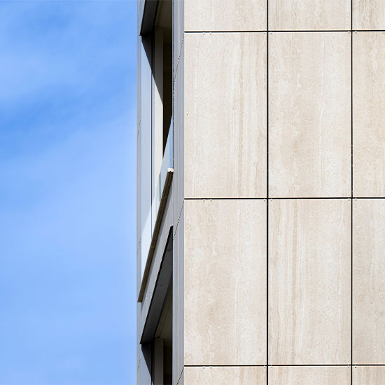 découvrez tout ce qu’il faut savoir sur les façades : conseils d’entretien, idées de rénovation, choix des matériaux et dernières tendances pour embellir et protéger votre maison.