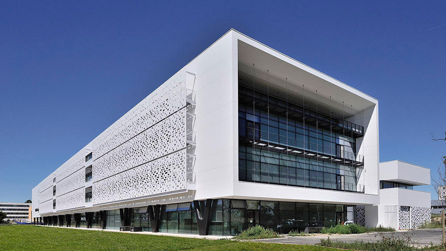 découvrez tout sur la façade : conseils, matériaux, tendances et astuces pour rénover ou embellir la devanture de votre maison ou bâtiment.