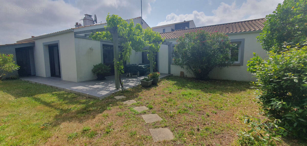 découvrez comment investir dans une maison à rénover à challans : astuces, conseils pratiques et opportunités pour rentabiliser votre projet immobilier dans cette ville dynamique de vendée.