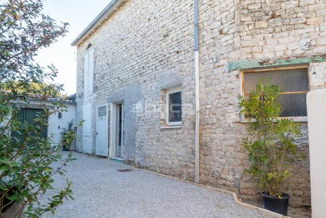découvrez pourquoi investir dans une maison à rénover à sainte-marie-de-ré est une opportunité idéale pour valoriser votre patrimoine, profiter du charme de l’île de ré et façonner un bien à votre image.