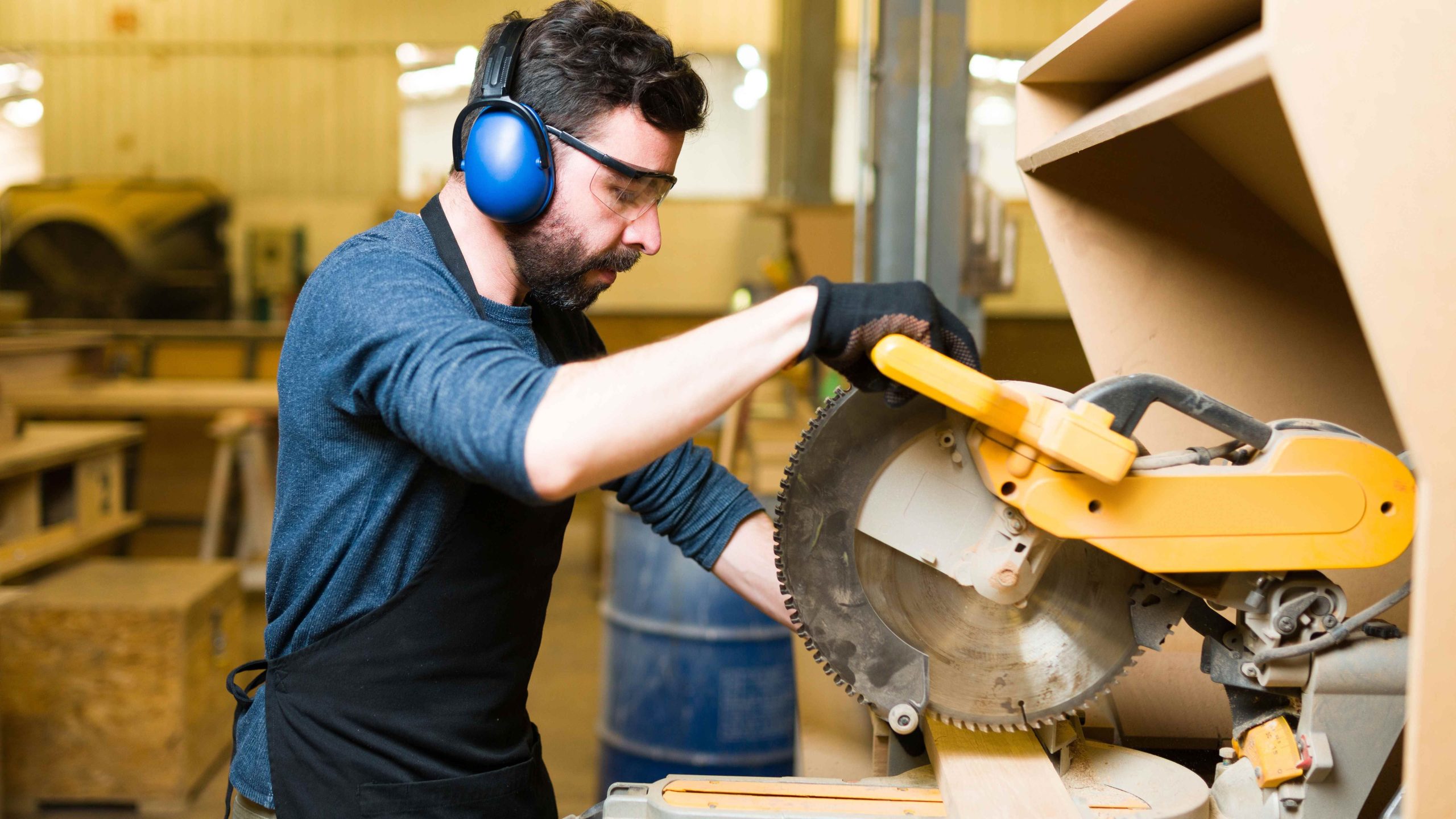 découvrez l'artisanat du menuisier, expert en conception et fabrication de meubles sur mesure. offrez à votre intérieur des solutions en bois élégantes et personnalisées, alliant savoir-faire traditionnel et innovation. transformez vos espaces avec des créations uniques qui ajoutent du charme et de la fonctionnalité à votre maison.