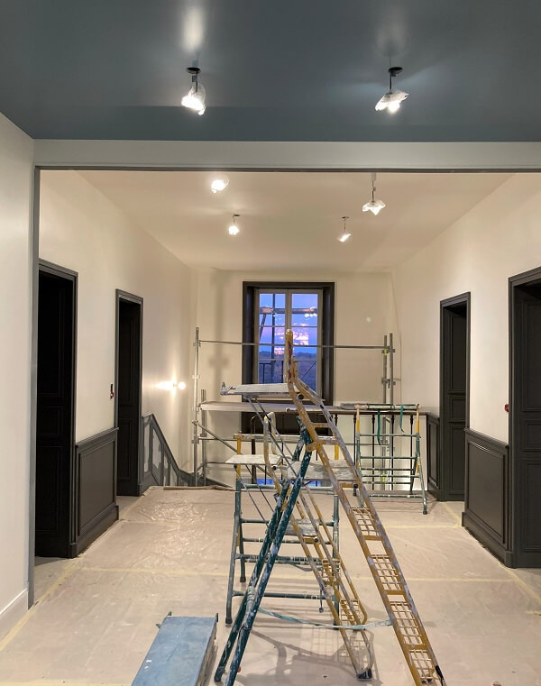 découvrez les services d'un peintre intérieur professionnel pour embellir votre maison ou appartement. bénéficiez d'une finition soignée, de conseils personnalisés et de couleurs tendance pour transformer vos espaces.