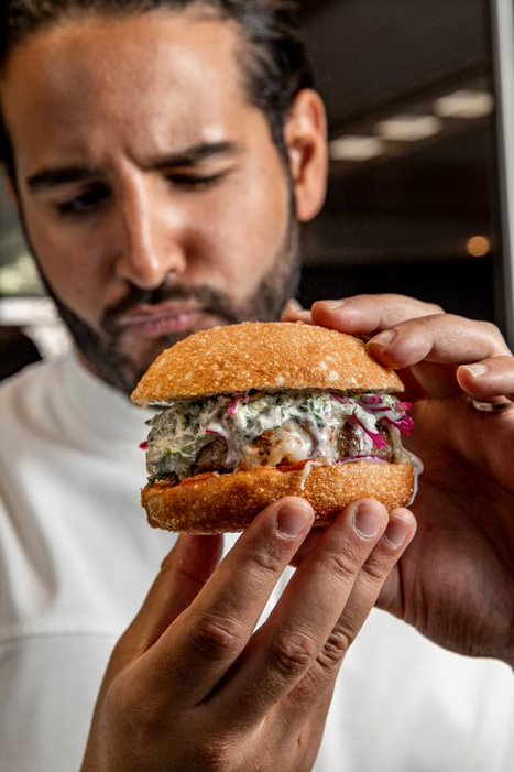 découvrez les liens uniques entre père et fils à paris. explorez des activités enrichissantes, des lieux emblématiques et des moments inoubliables qui renforcent ces relations familiales dans la ville lumière.