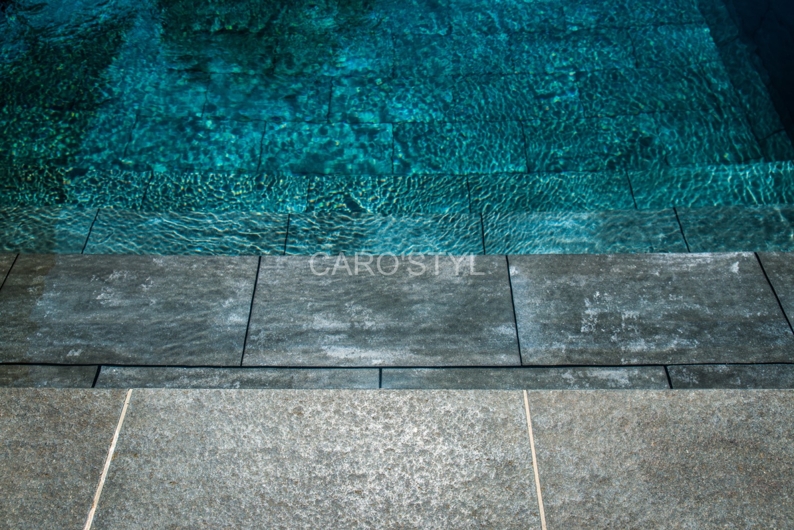 confiez la pose de carrelage à saint-maurice à des professionnels qualifiés. service rapide, travail soigné et devis gratuit pour tous vos projets de rénovation ou construction.