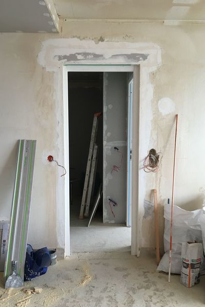 découvrez les prix d'ouverture d'un mur porteur en 2025, les facteurs qui influencent le coût, et des conseils pour réussir vos travaux en toute sécurité.