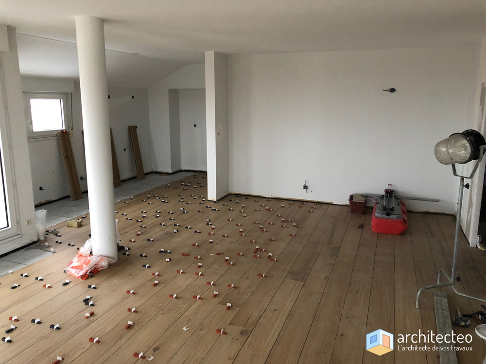 découvrez tout ce qu'il faut savoir sur le prix de la pose de carrelage : tarifs au m², facteurs influençant le coût, conseils pour bien choisir votre artisan et réussir votre projet de rénovation.