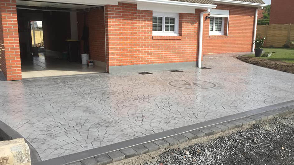 découvrez tout sur le prix d'une terrasse en béton : tarifs au m2, facteurs de coût, conseils pour bien budgéter vos travaux et choisir la meilleure solution selon vos besoins.