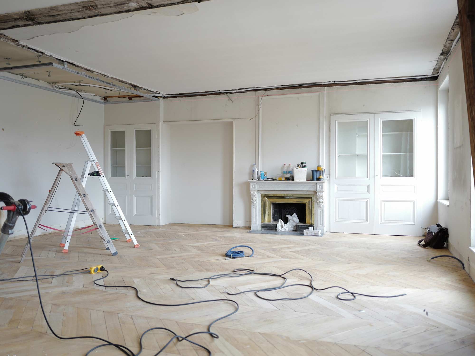 découvrez nos conseils et solutions pour réussir la rénovation de votre appartement : idées d’aménagement, budget, étapes clés et astuces de professionnels pour valoriser votre bien.