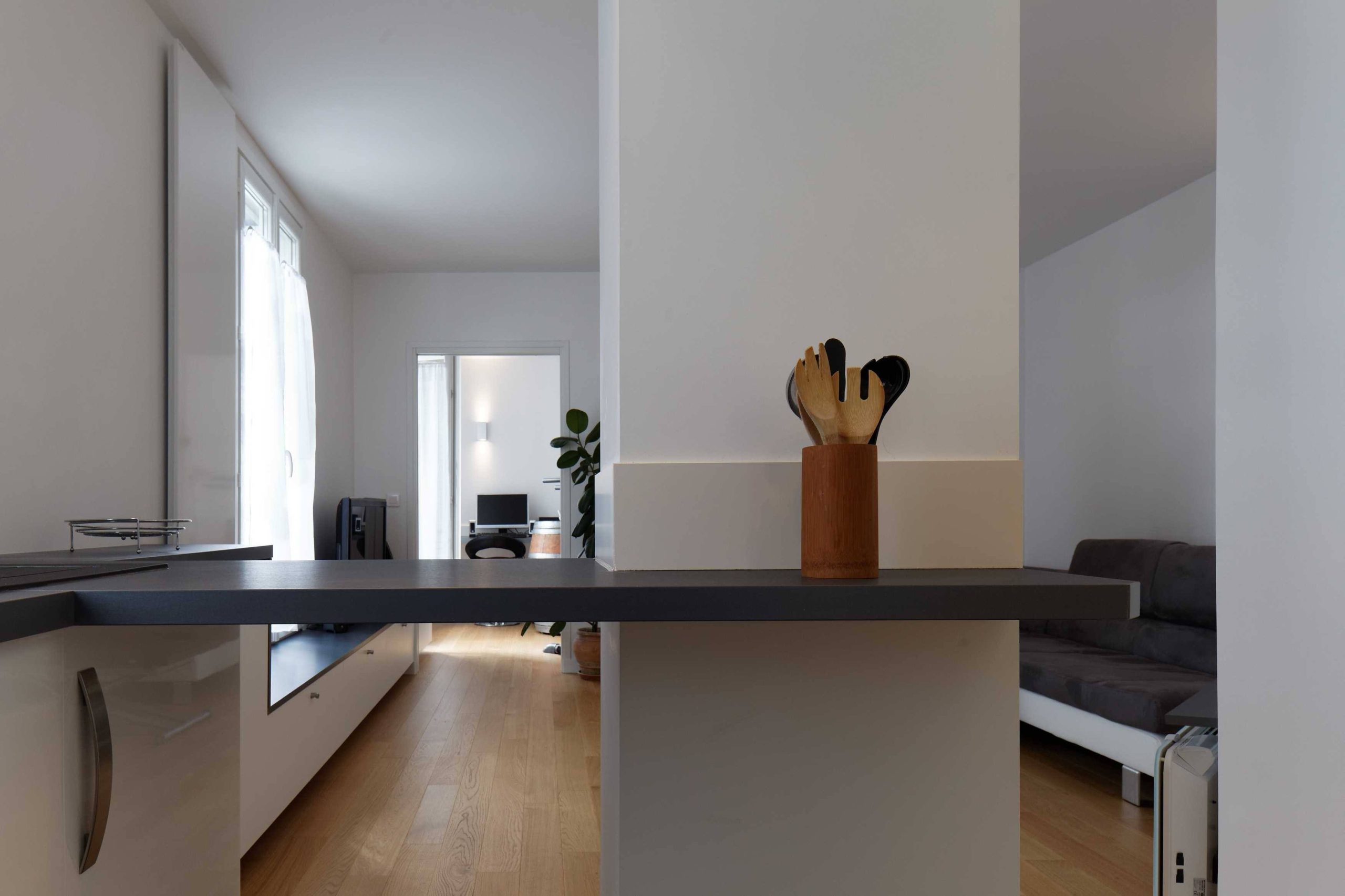 découvrez nos services de rénovation d'appartement à charenton : transformation de votre espace de vie avec des solutions sur mesure, un design moderne et des finitions de qualité. faites de votre rêve une réalité avec notre équipe d'experts.