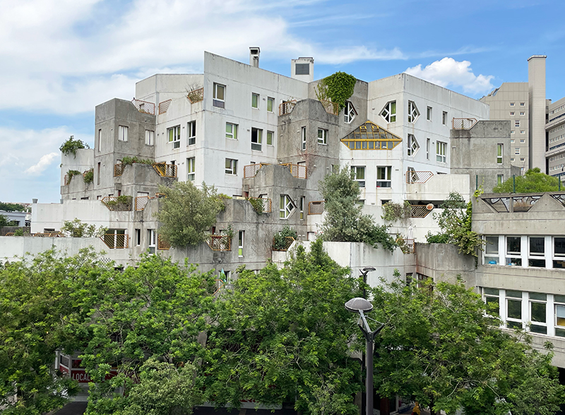 transformez votre appartement à ivry-sur-seine avec notre service de rénovation. profitez de notre expertise pour créer un espace moderne et fonctionnel qui correspond à vos besoins et à votre style de vie.