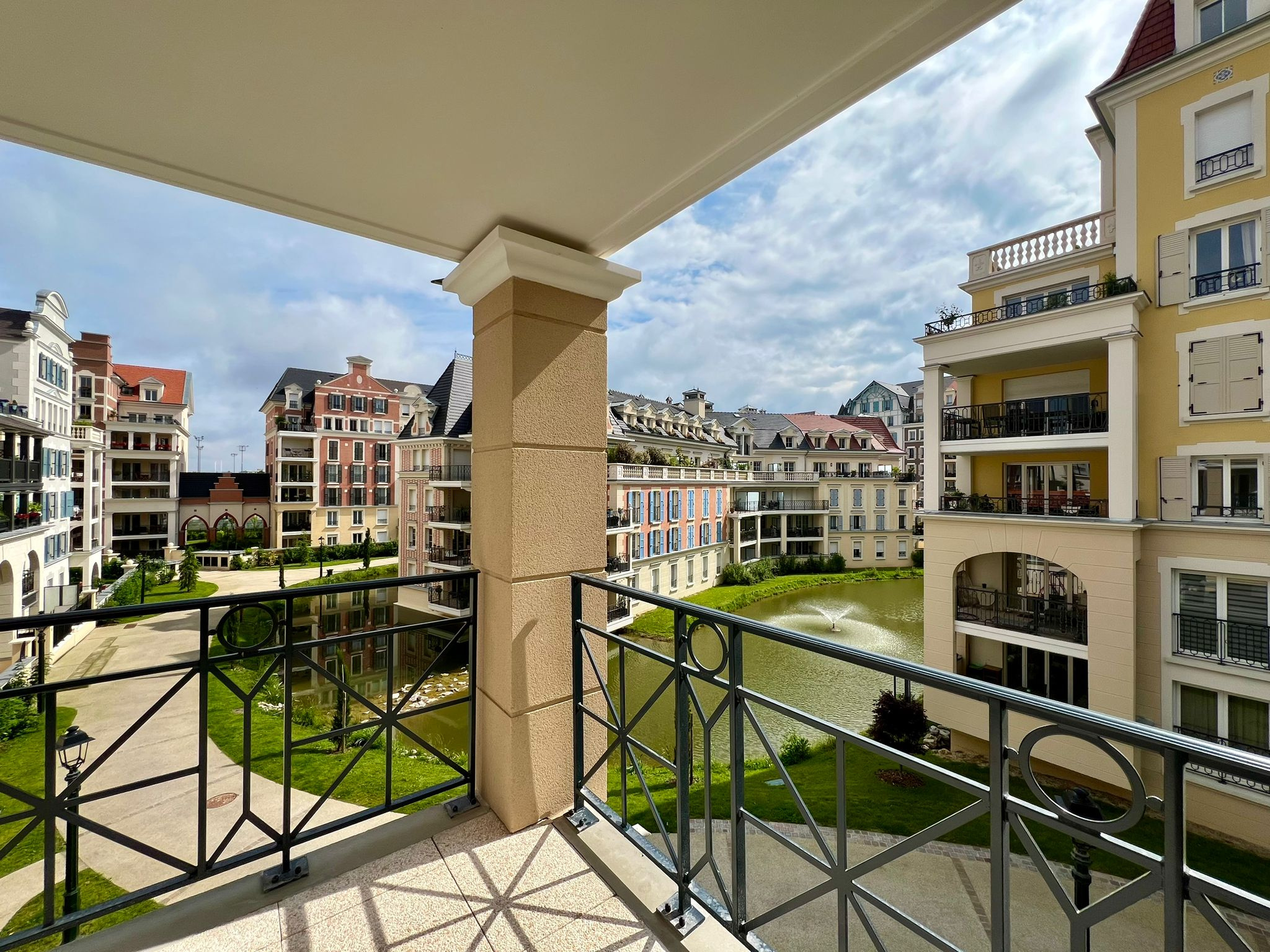 découvrez des services de rénovation d'appartements de qualité à le plessis-robinson. transformez votre espace de vie avec des solutions personnalisées et un savoir-faire expert. contactez-nous pour réaliser vos projets de rénovation !