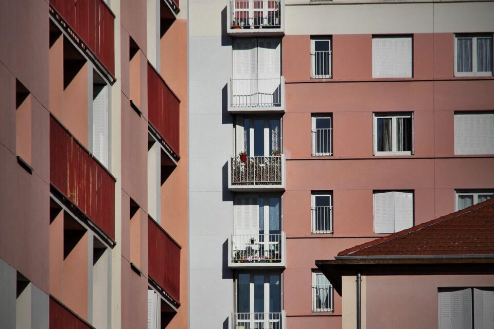 découvrez les meilleures solutions de rénovation pour votre appartement à nanterre en 2025. transformez votre espace de vie avec des conseils d'experts, des tendances modernes et des astuces pratiques pour une rénovation réussie.