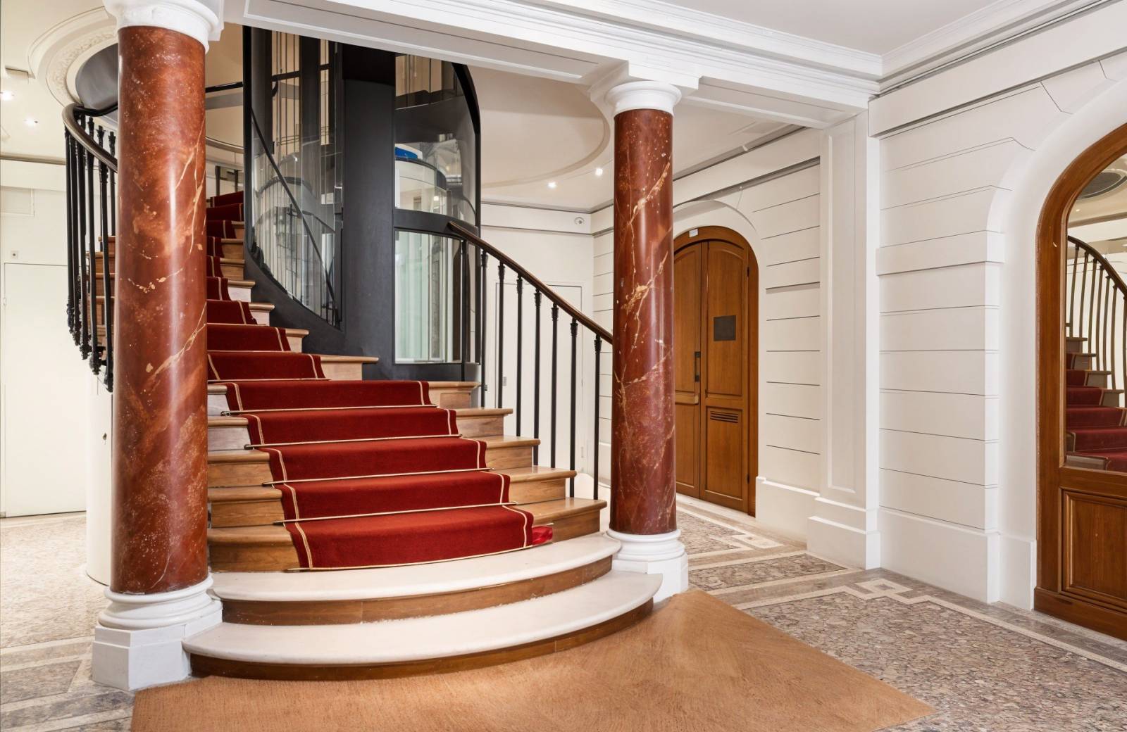 découvrez nos services de rénovation d'appartement au cœur de paris 75006. transformez votre espace de vie grâce à notre expertise en aménagement intérieur et design sur mesure. contactez-nous pour un devis gratuit et personnalisons votre projet de rénovation.