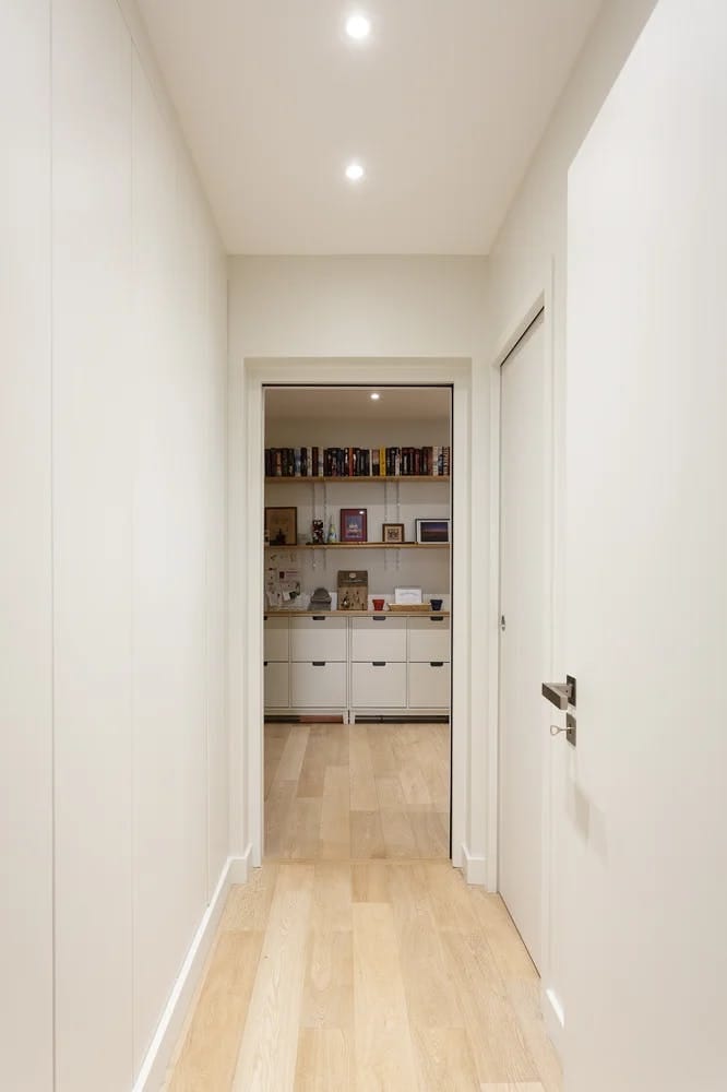 transformez votre appartement dans le 16e arrondissement de paris grâce à nos services de rénovation sur mesure. notre équipe d'experts s'engage à créer un espace unique et moderne qui reflète votre style tout en respectant les caractéristiques de votre bien. contactez-nous pour un devis gratuit et découvrez comment donner une nouvelle vie à votre appartement à paris 75016.