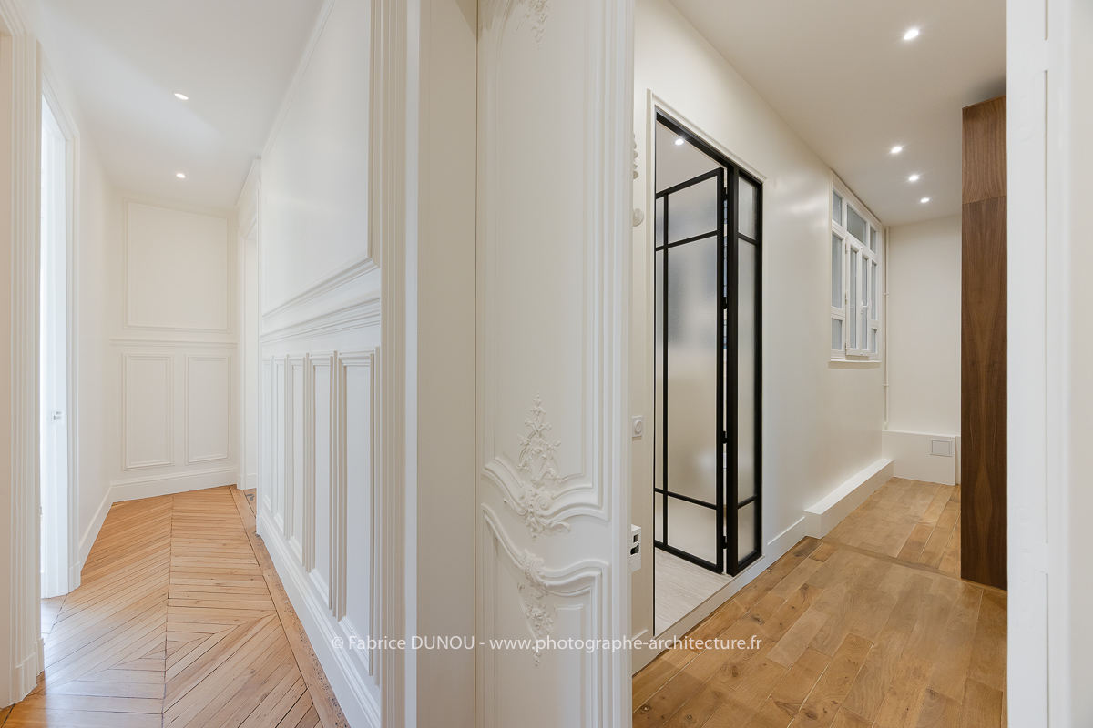 confiez la rénovation de votre appartement à paris en 2025 à un architecte qualifié. expertise sur mesure, optimisation de l’espace et design contemporain pour un intérieur à votre image.