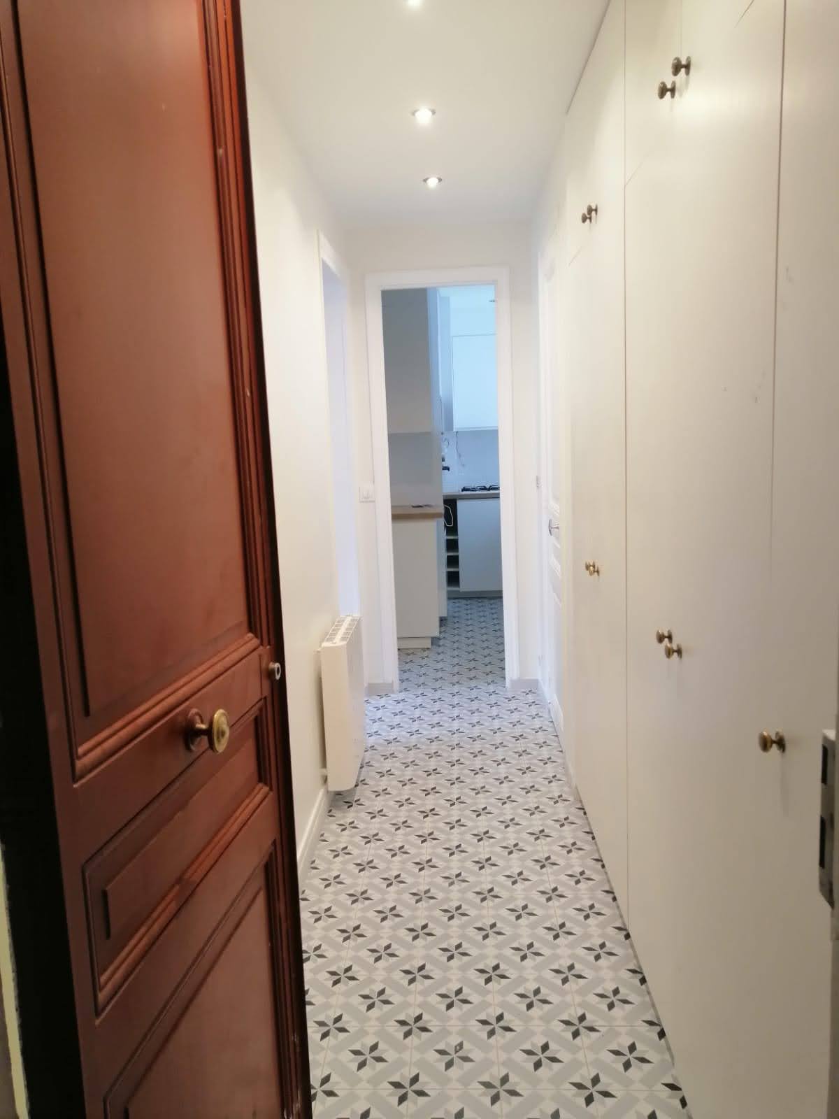 transformez votre espace de vie avec notre service de rénovation d'appartement à saint-maur. bénéficiez d'un savoir-faire exceptionnel pour moderniser et embellir votre intérieur tout en respectant votre budget. contactez-nous dès aujourd'hui pour un devis personnalisé.
