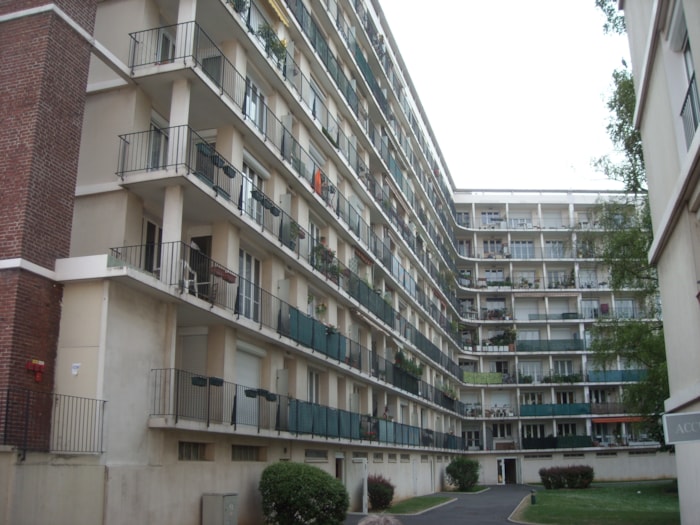 découvrez nos services de rénovation d'appartements à villeneuve-le-roi. transformez votre espace de vie avec des solutions modernes et personnalisées, adaptées à vos besoins et à votre budget. contactez-nous pour un devis gratuit et réalisez vos projets de rénovation dès aujourd'hui !