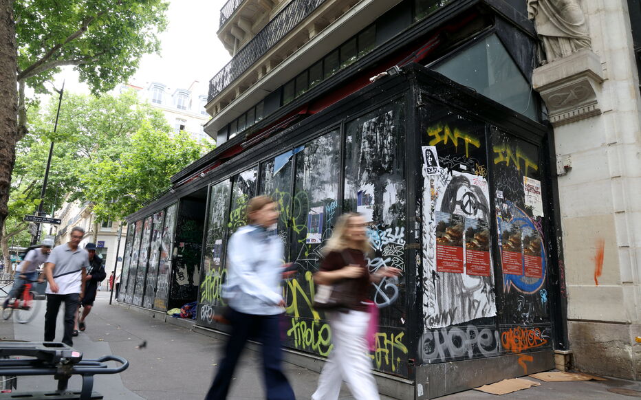 confiez vos travaux de rénovation à un artisan qualifié à paris en 2025. services sur mesure, devis gratuit et intervention rapide pour rénover votre appartement ou maison en toute sérénité.