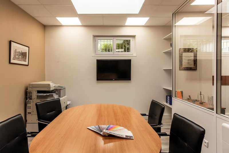 découvrez nos services de rénovation de bureaux à fontenay-sous-bois. transformez votre espace de travail en un lieu moderne et fonctionnel, adapté à vos besoins professionnels. contactez-nous pour un devis personnalisé et donnez un nouvel élan à votre entreprise !