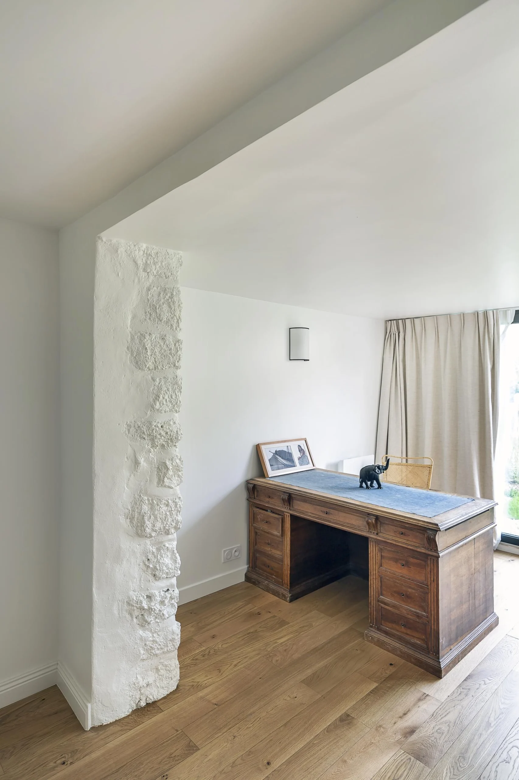 découvrez nos services de rénovation de bureaux à garches en 2025. transformez vos espaces de travail en environnements fonctionnels et modernes adaptés aux besoins de votre entreprise. contactez-nous pour un devis personnalisé!