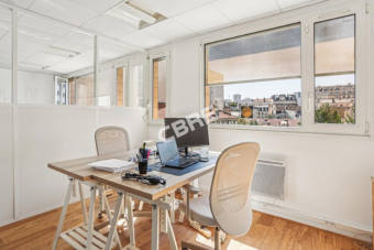 découvrez nos services de rénovation de bureaux à issy-les-moulineaux. transformez votre espace de travail avec des solutions modernes et sur mesure pour améliorer la productivité et le bien-être de vos équipes.