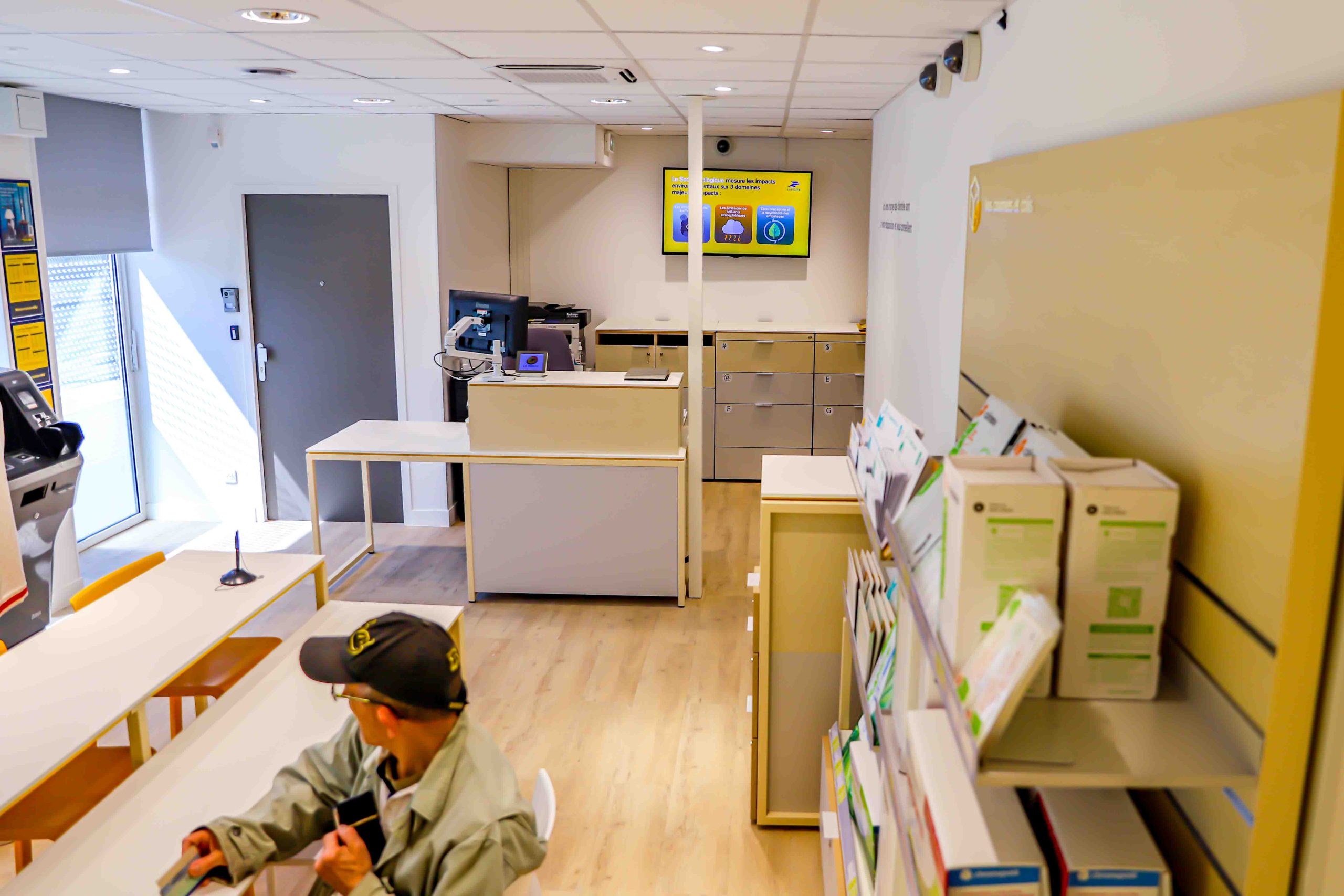 découvrez nos services de rénovation de bureaux à limeil-brévannes en 2025, alliant modernité et fonctionnalité pour des espaces de travail inspirants et adaptés à vos besoins.