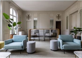 découvrez les tendances et solutions innovantes pour la rénovation de bureaux à paris en 2025. transformez votre espace de travail en un lieu moderne et fonctionnel qui stimule la créativité et le bien-être.