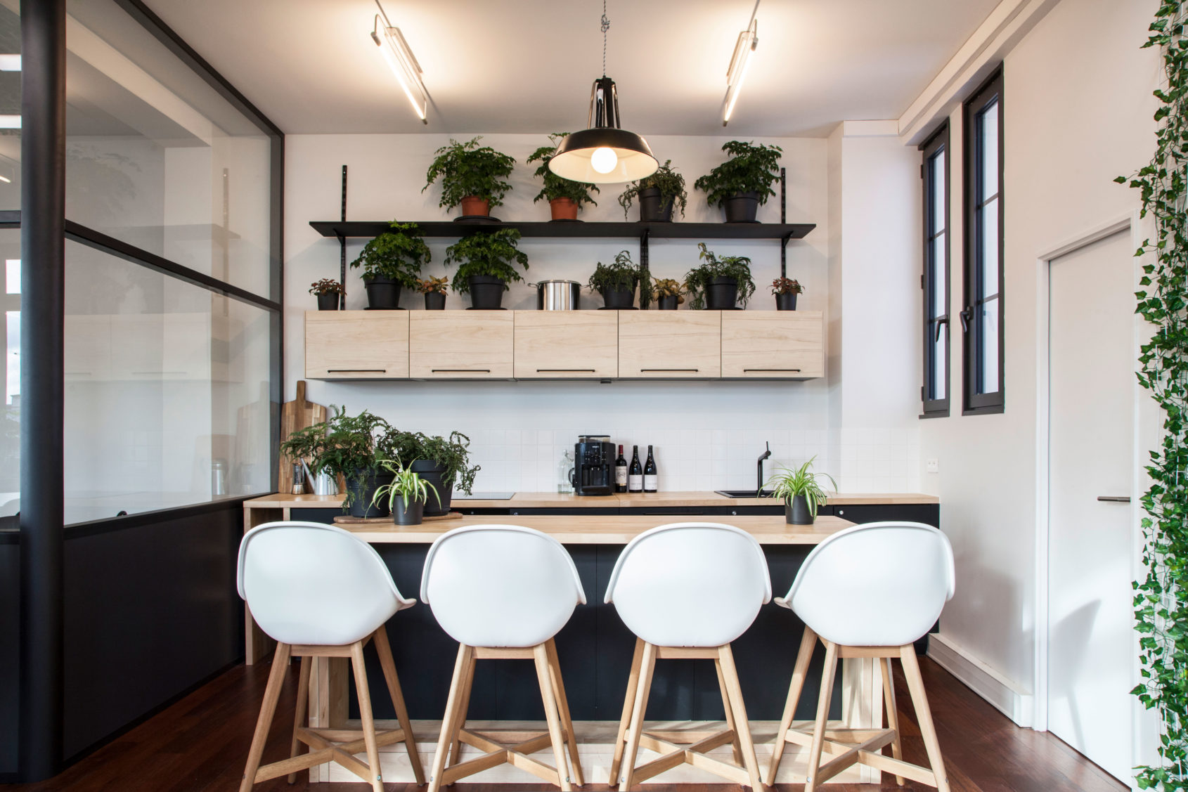 découvrez nos services de rénovation de bureaux à paris 75002. transformez votre espace de travail avec des solutions modernes et adaptées à vos besoins. contactez-nous pour un devis personnalisé !