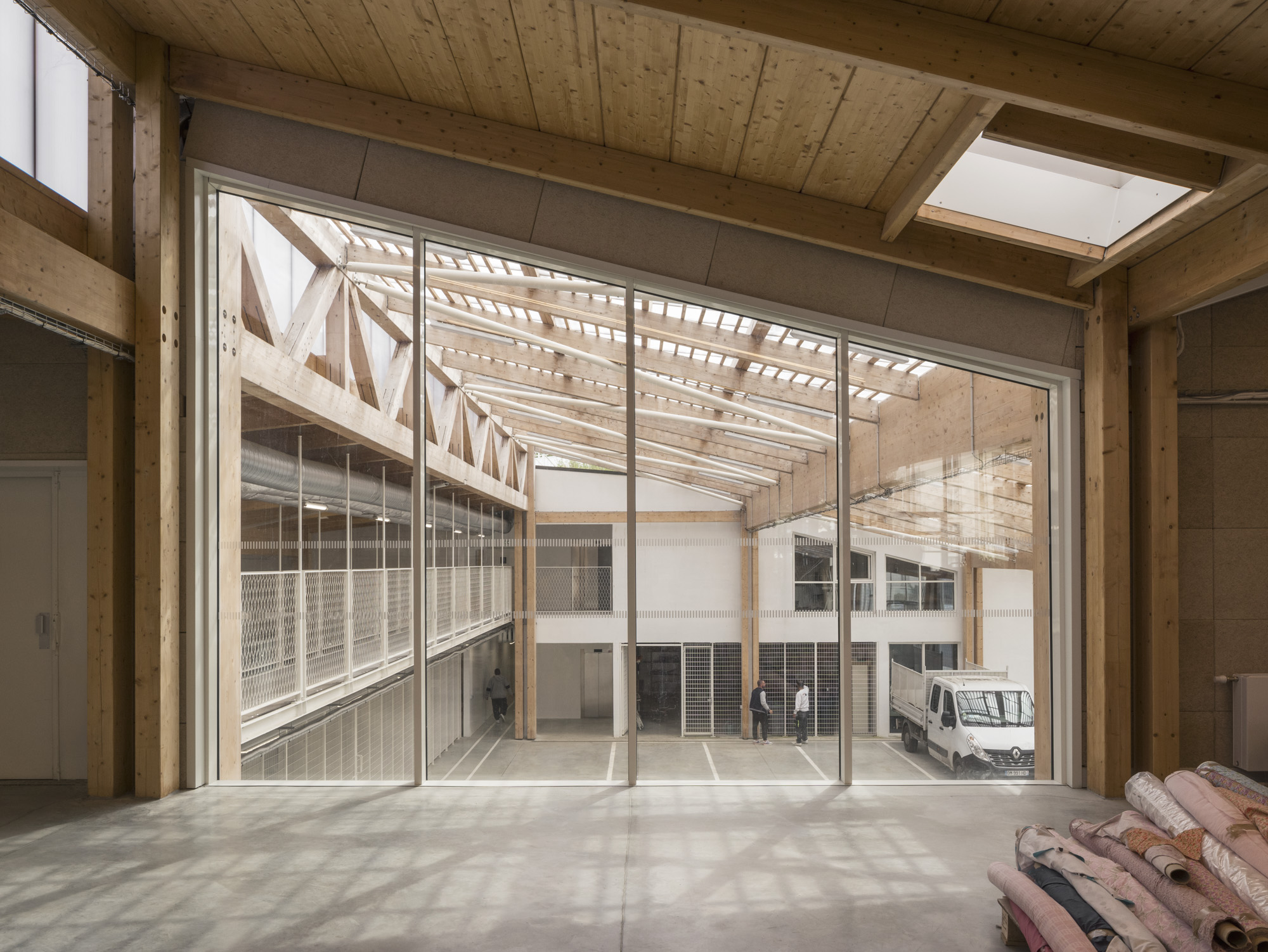 découvrez nos services de rénovation de bureaux à villejuif, alliant modernité et fonctionnalité. transformez vos espaces de travail en environnements inspirants et adaptés à vos besoins professionnels. contactez-nous pour un devis personnalisé !