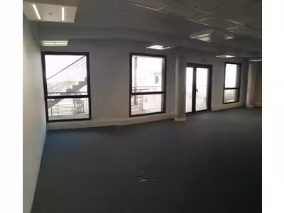 découvrez nos services de rénovation commerciale à périgny pour transformer votre espace en un lieu accueillant et fonctionnel. profitez de notre expertise pour allier esthétique et performance.